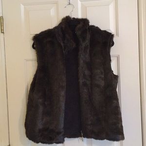Reversible vest.